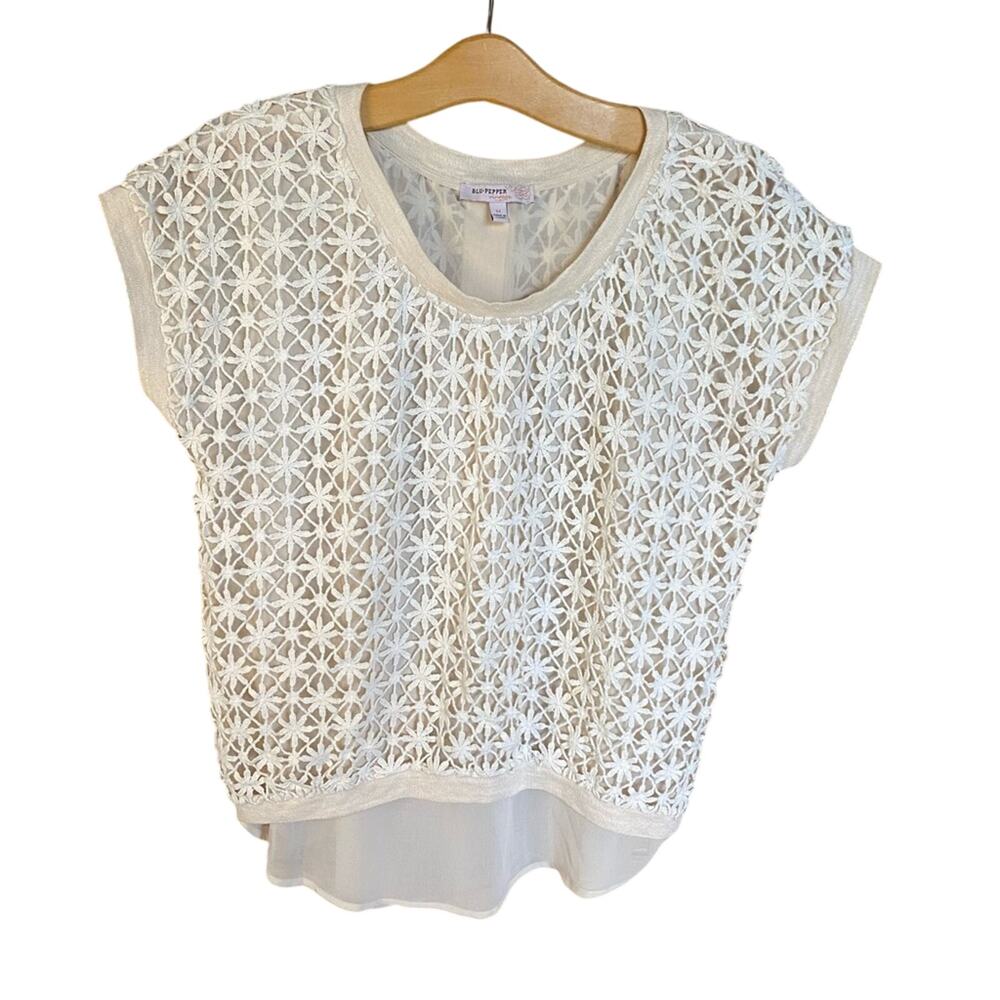 Blu Pepper White Cap Sleeve Boxy Blouse lace crochet flower detail medium cotton